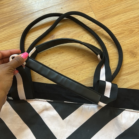 Victoria's Secret Totes Bundle (EUC) - Picture 5 of 13